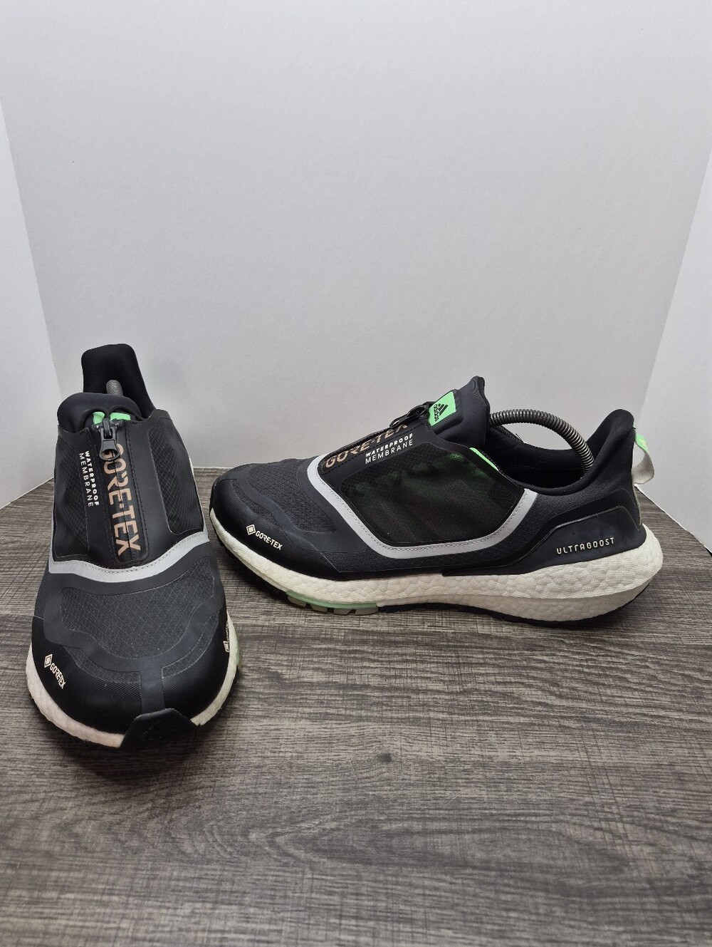 Adidas Ultraboost 22 GTX Sneakers  Black Green Waterproof Running Shoes Men’s 11